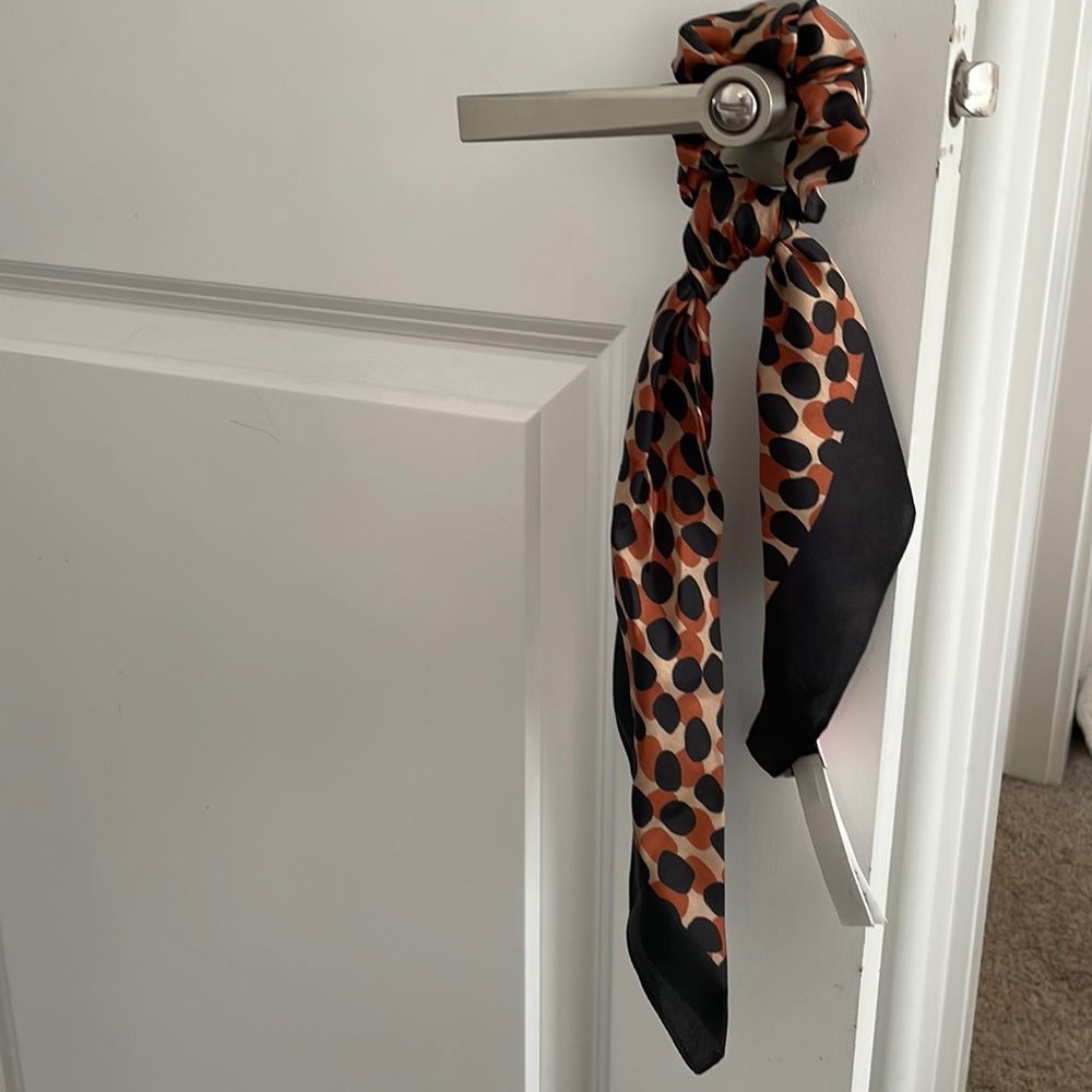 Kate Spade scrunchie